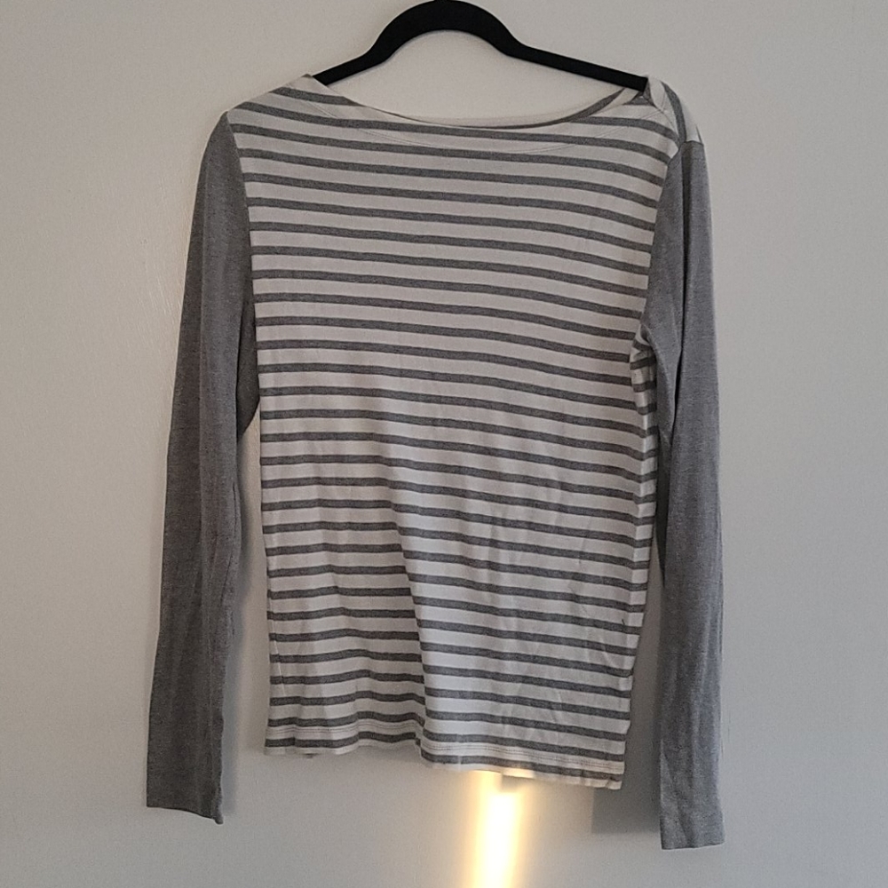 Gap shirt